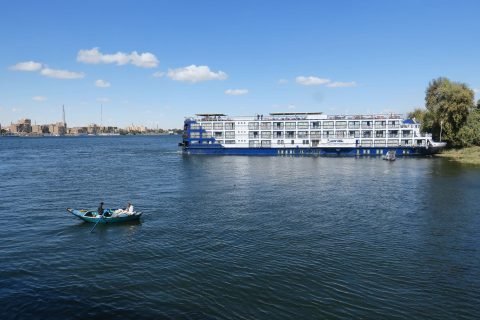 What Happens if a Nile Cruise Changes Ships Before Departure?