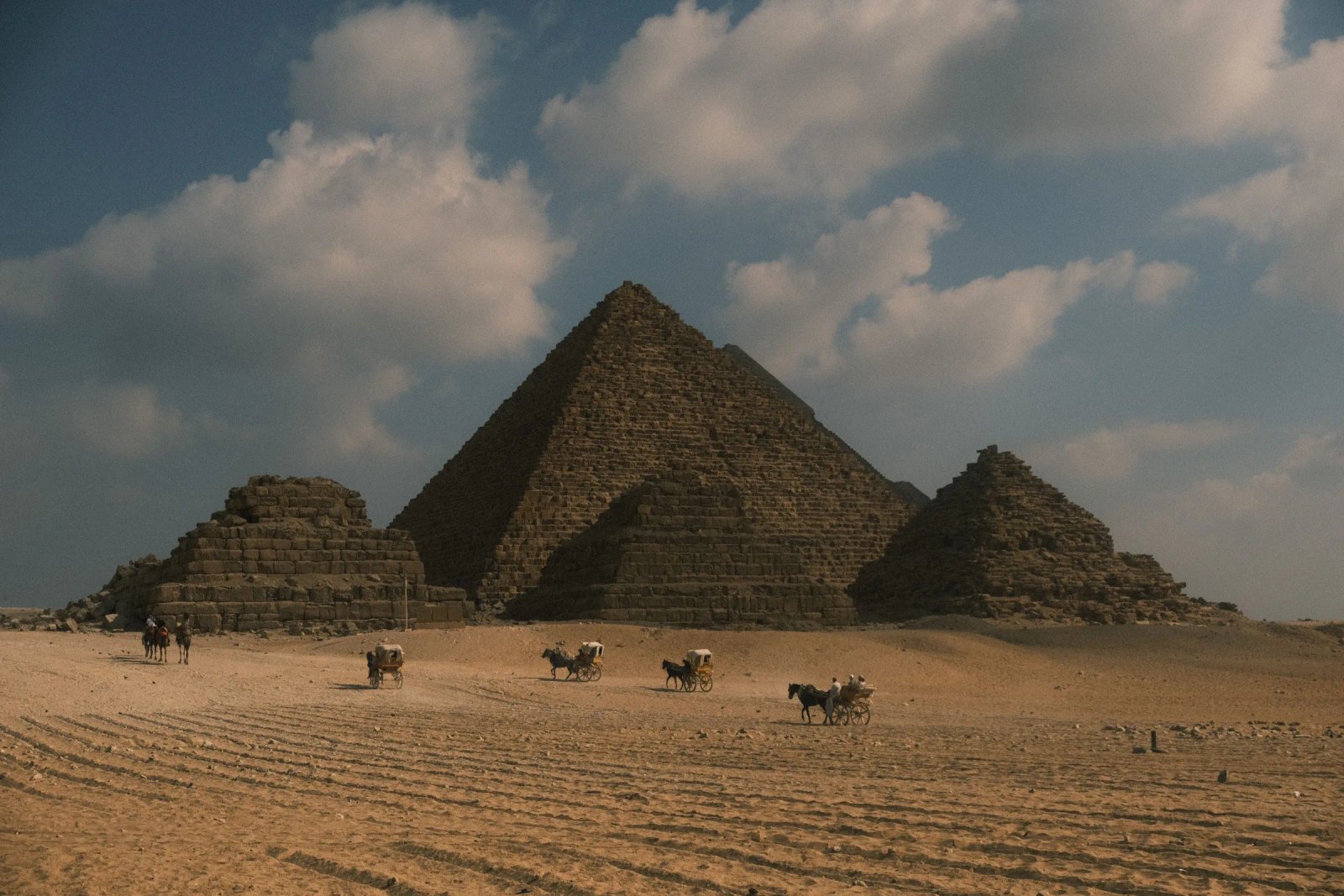 Day Trip to Pyramids & Sakkara